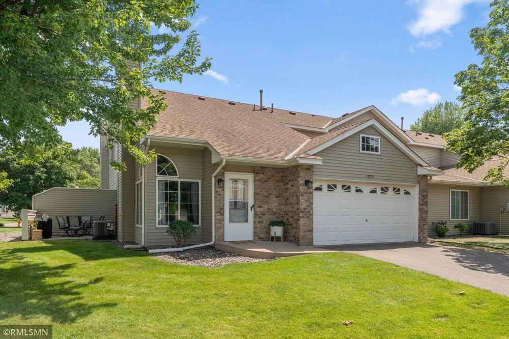 10751 Redwood Street NW Coon Rapids, MN 55433