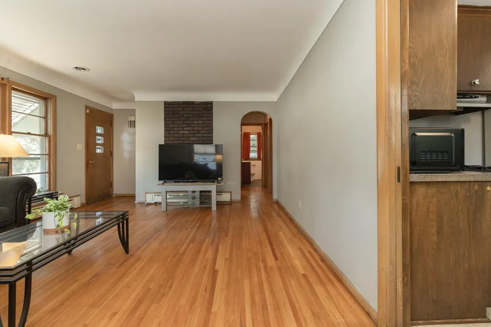 1751 Larpenteur Avenue E Maplewood, MN 55109