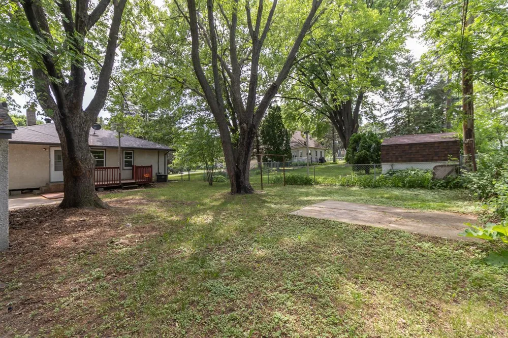 1751 Larpenteur Avenue E Maplewood, MN 55109