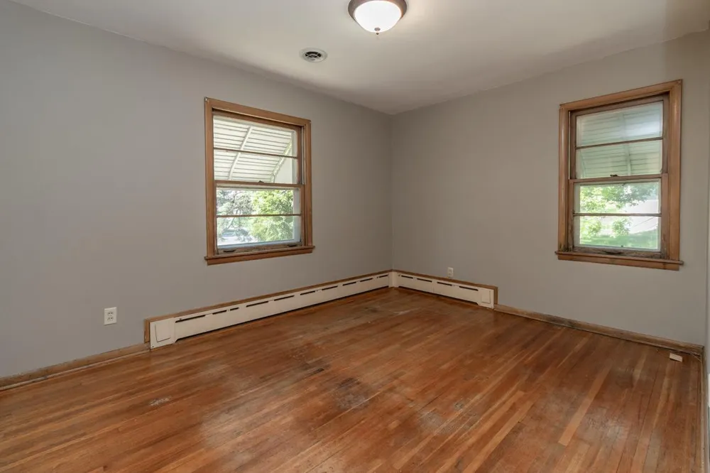 1751 Larpenteur Avenue E Maplewood, MN 55109