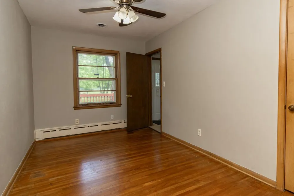 1751 Larpenteur Avenue E Maplewood, MN 55109