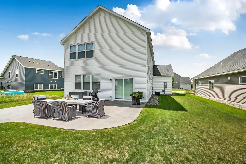 8582 Edmonson Way NE Monticello, MN 55362