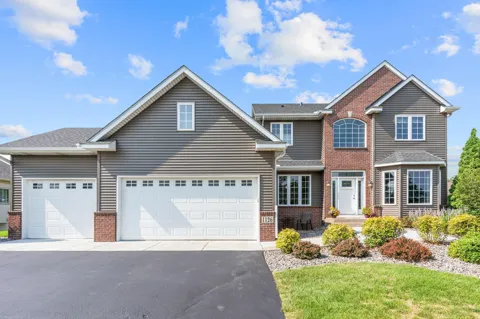 1126 Hudson Trail