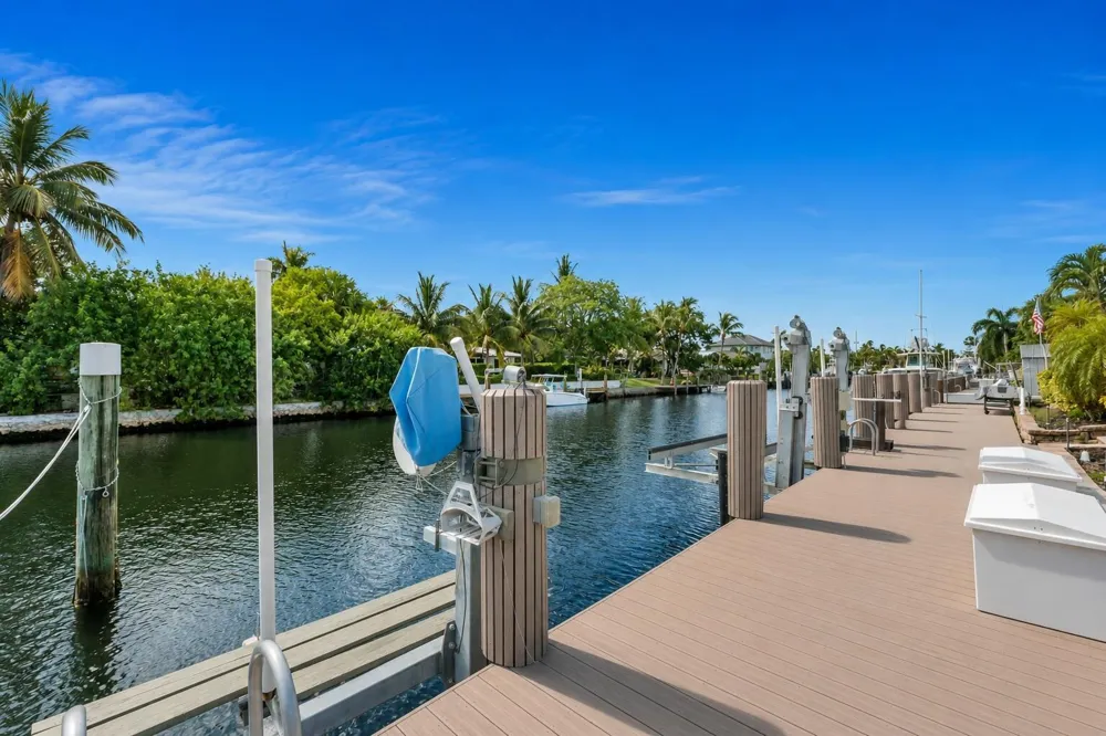 4020 NE 24th Avenue Lighthouse Point, FL 33064