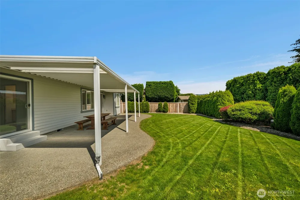 3050 Chelsea Lane Enumclaw, WA 98022