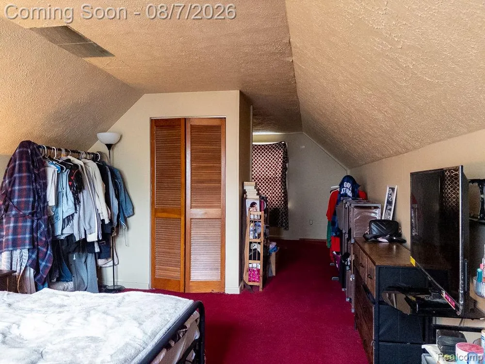 18400 Lenore Detroit City, MI 48219
