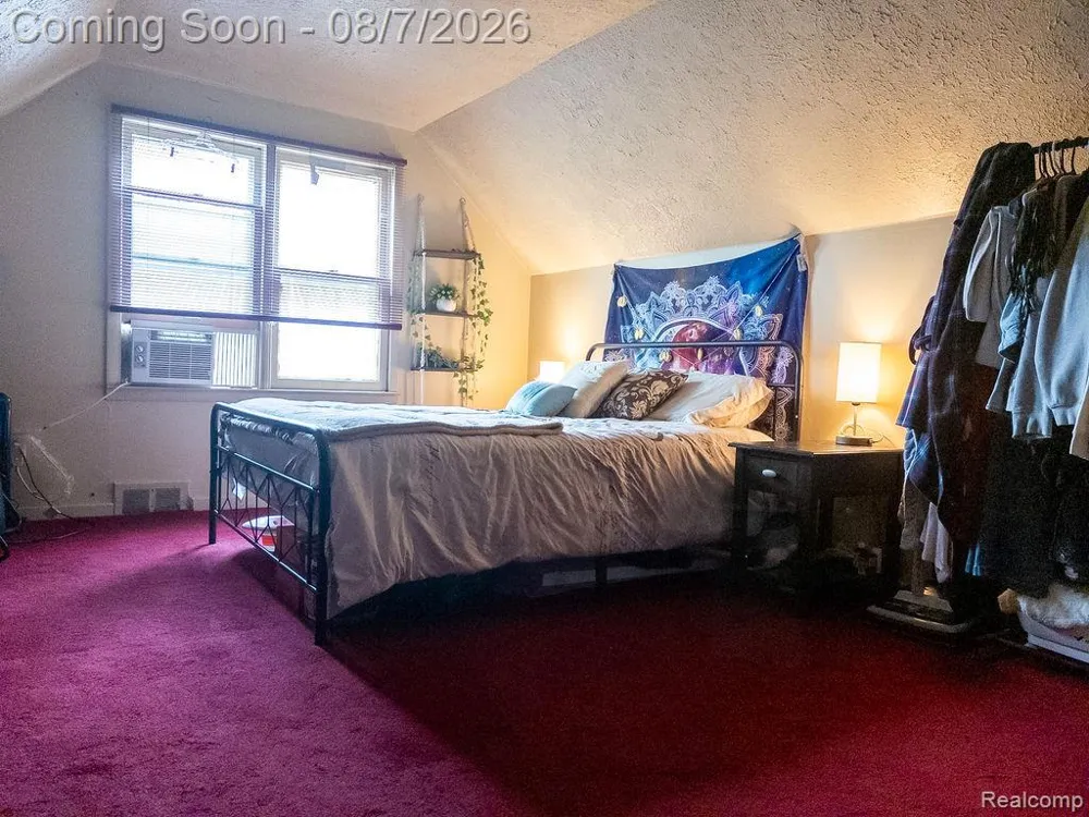 18400 Lenore Detroit City, MI 48219
