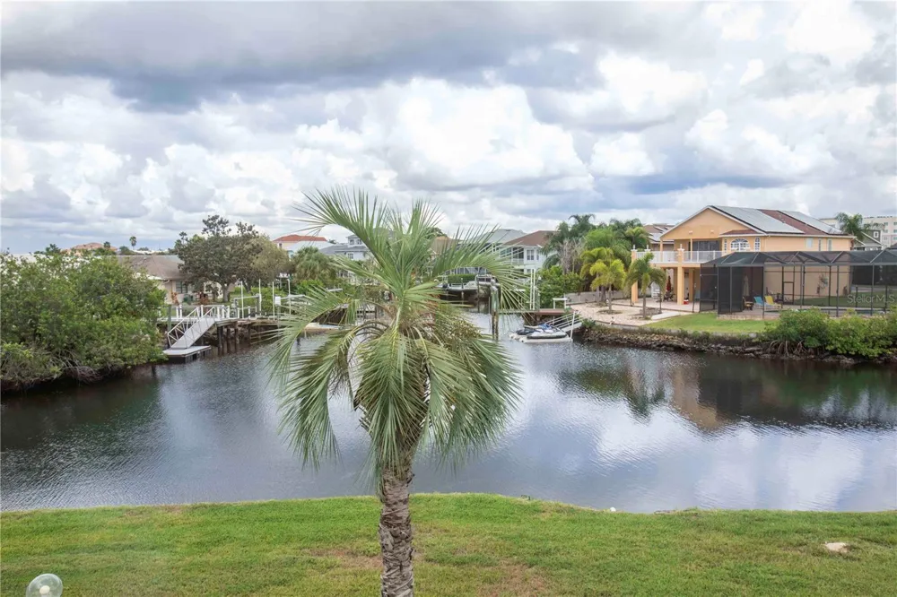 4609 MARINE PARKWAY #203 New Port Richey, FL 34652