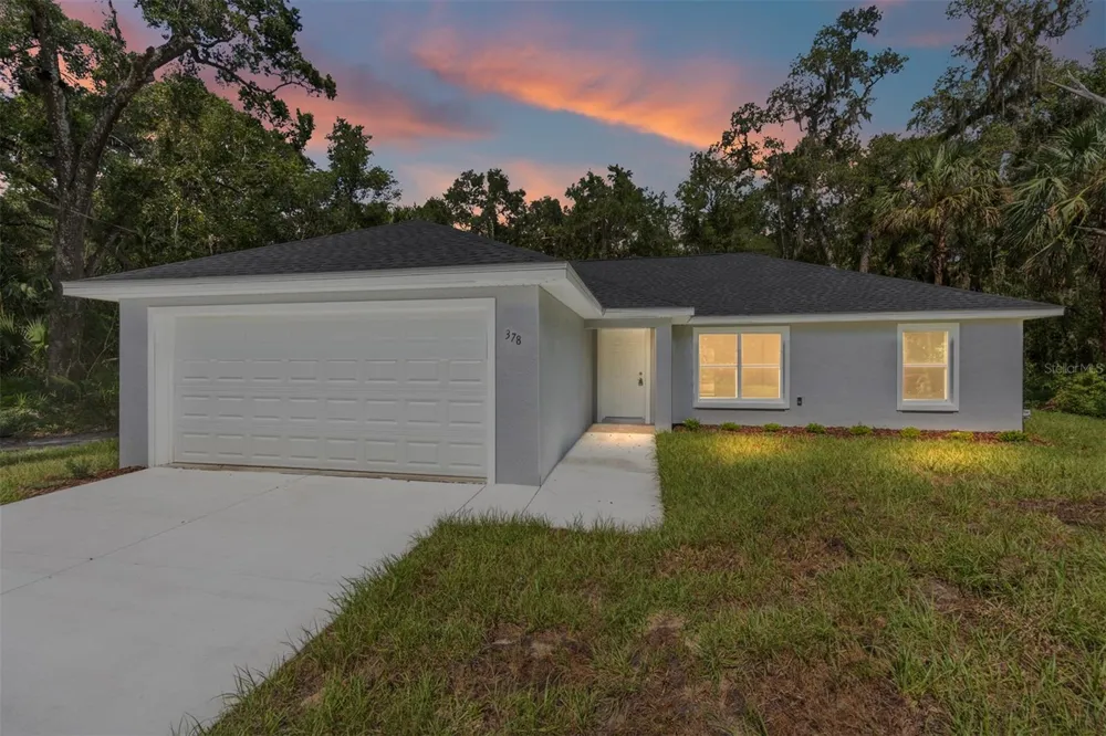 202 FISHER LOOP Ocklawaha, FL 32179