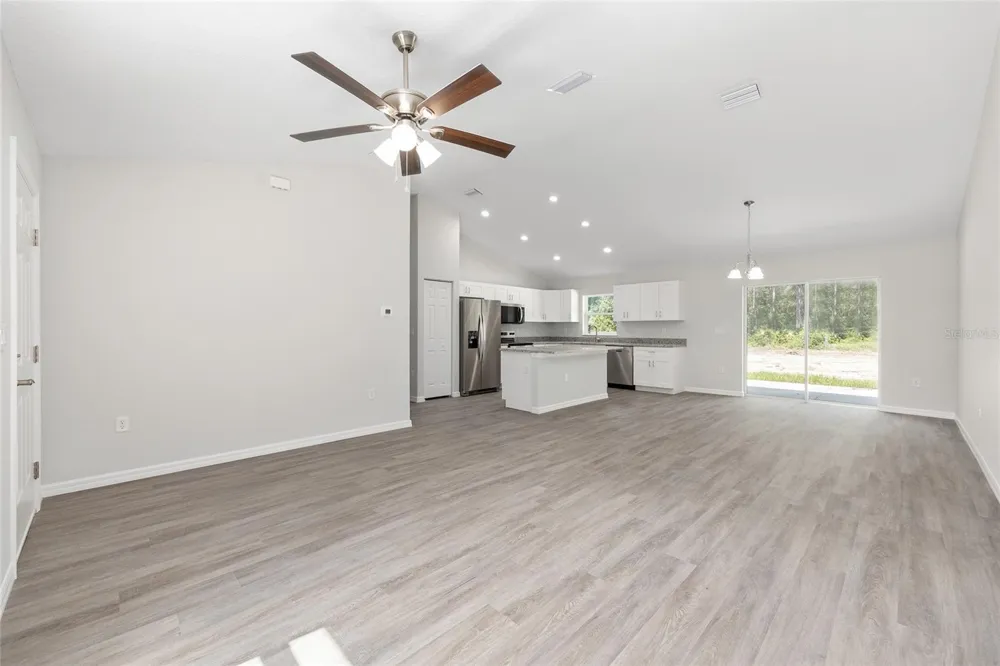 202 FISHER LOOP Ocklawaha, FL 32179