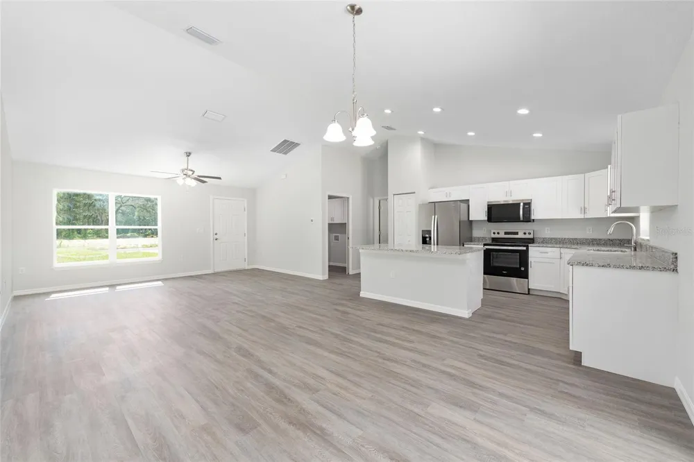 202 FISHER LOOP Ocklawaha, FL 32179