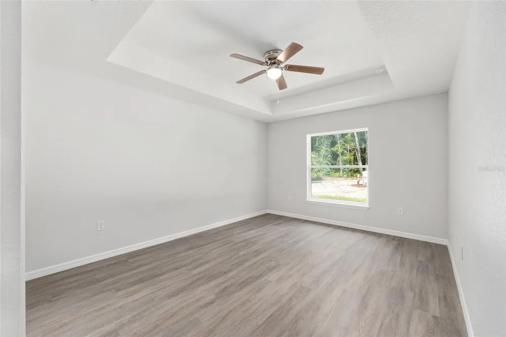 202 FISHER LOOP Ocklawaha, FL 32179