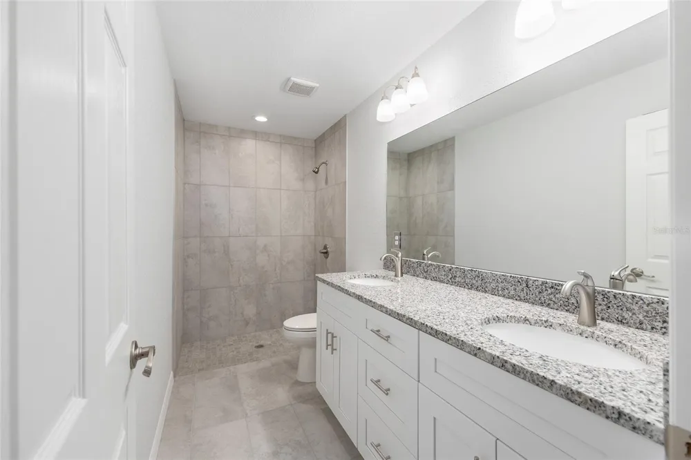 202 FISHER LOOP Ocklawaha, FL 32179