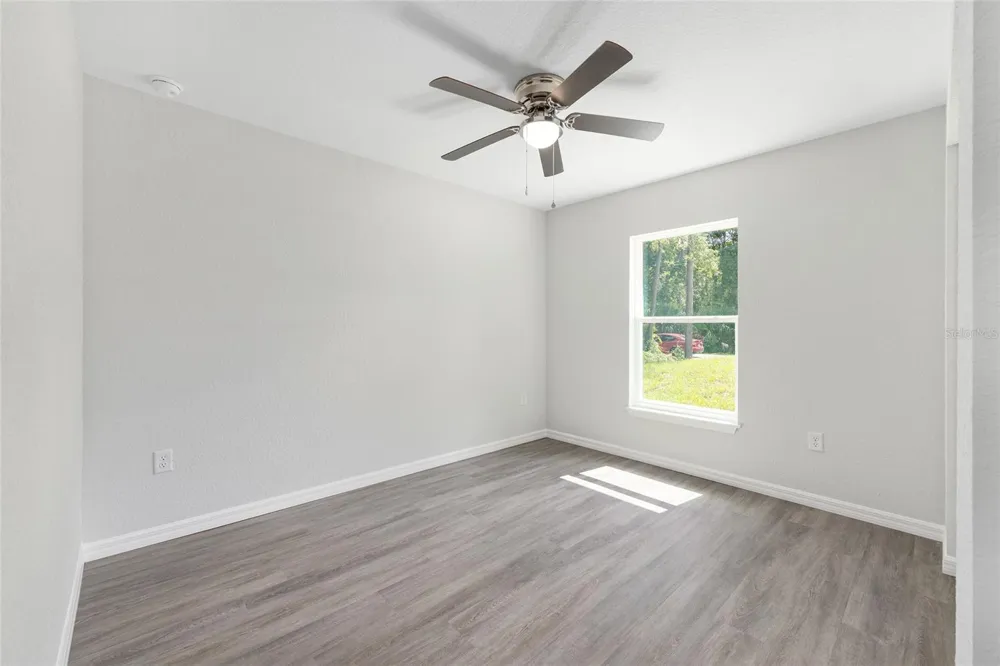 202 FISHER LOOP Ocklawaha, FL 32179