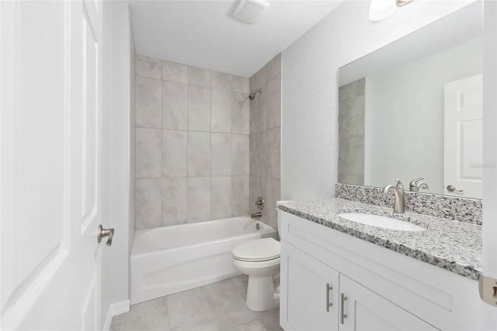202 FISHER LOOP Ocklawaha, FL 32179