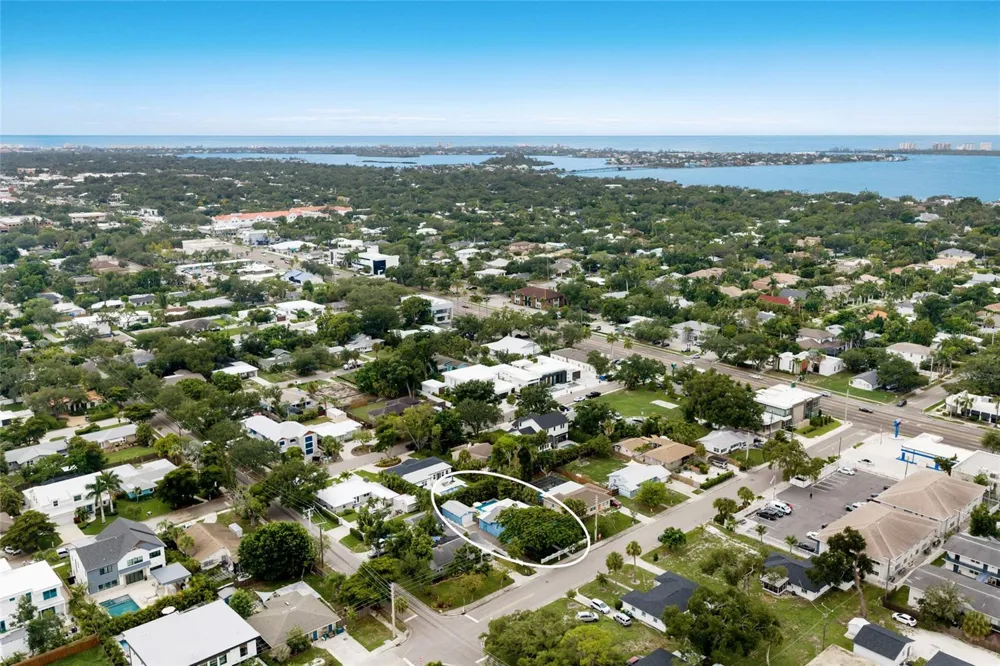 2070 HYDE PARK STREET Sarasota, FL 34239