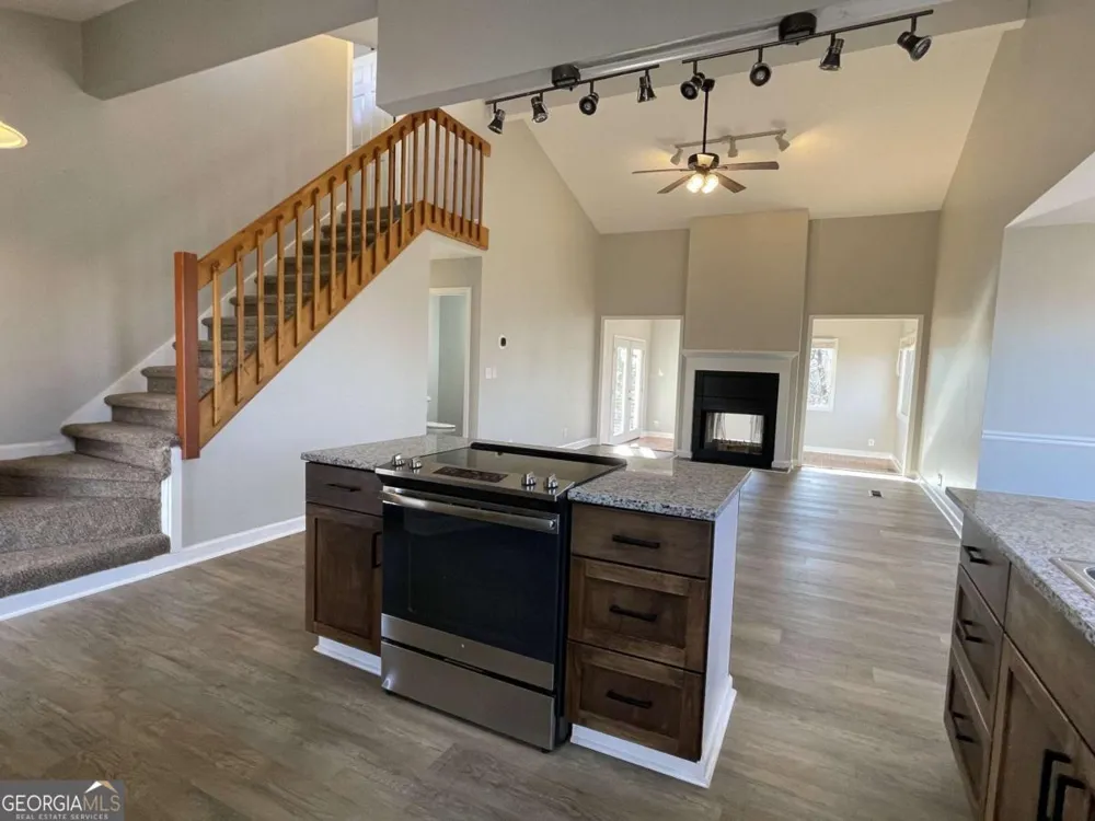 3492 Point View CIR Gainesville, GA 30506