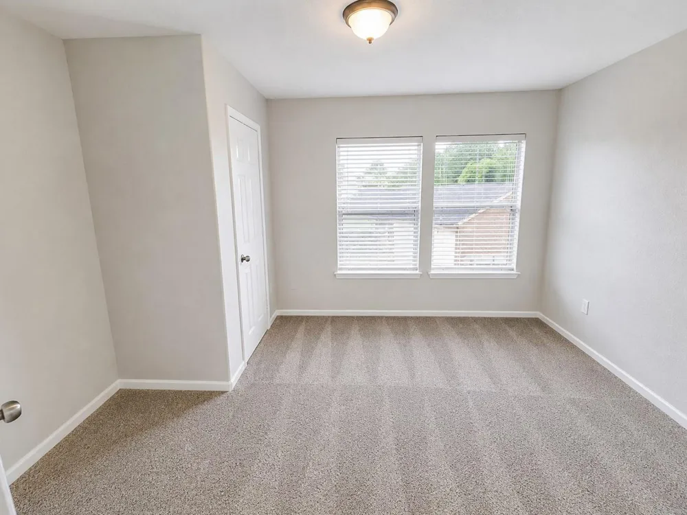325 Old Course Drive Friendswood, TX 77546