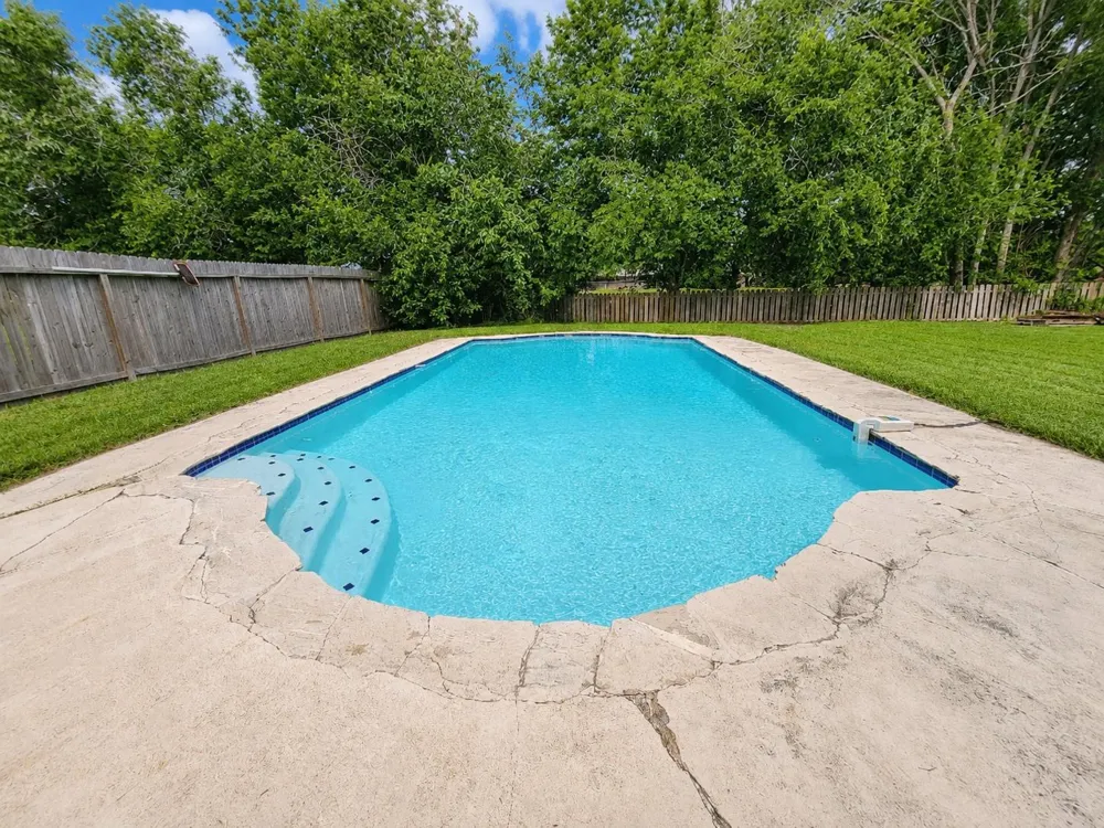 325 Old Course Drive Friendswood, TX 77546