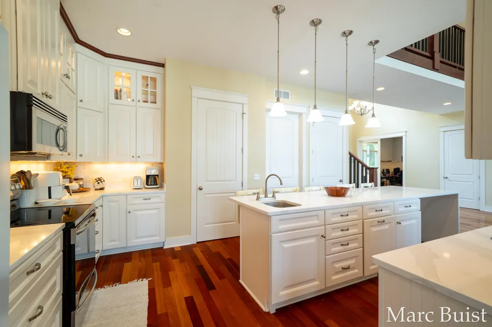 421 Lake Drive Caledonia, MI 49316