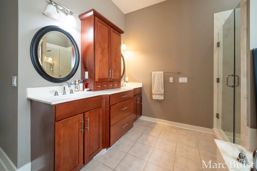 421 Lake Drive Caledonia, MI 49316