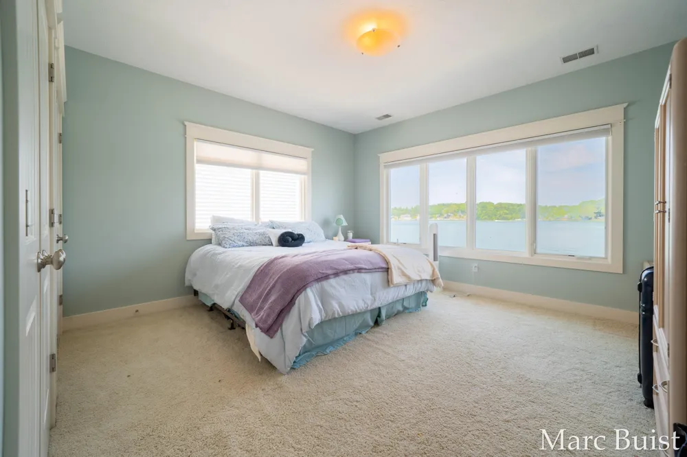 421 Lake Drive Caledonia, MI 49316