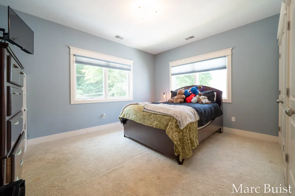 421 Lake Drive Caledonia, MI 49316