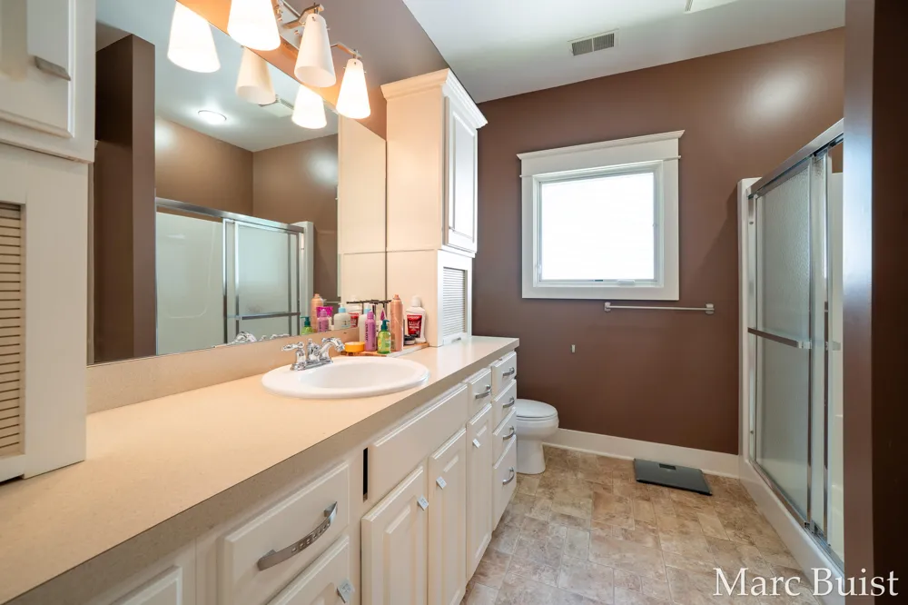 421 Lake Drive Caledonia, MI 49316
