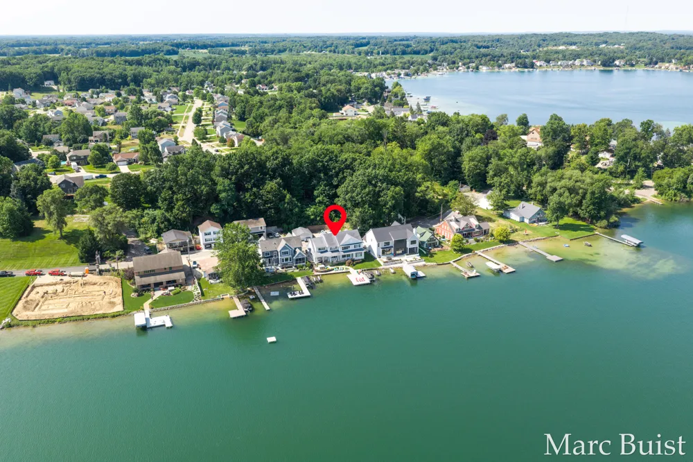 421 Lake Drive Caledonia, MI 49316