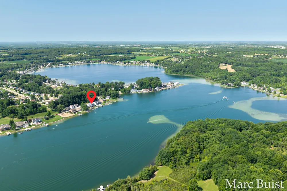 421 Lake Drive Caledonia, MI 49316