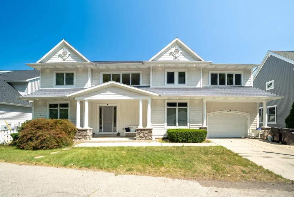 421 Lake Drive Caledonia, MI 49316