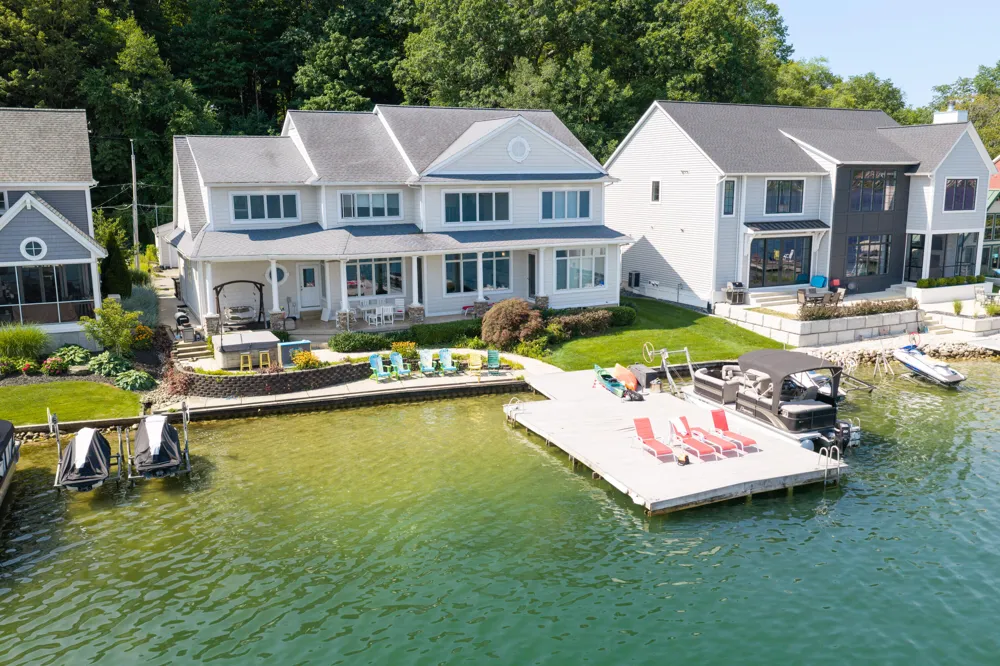 421 Lake Drive Caledonia, MI 49316