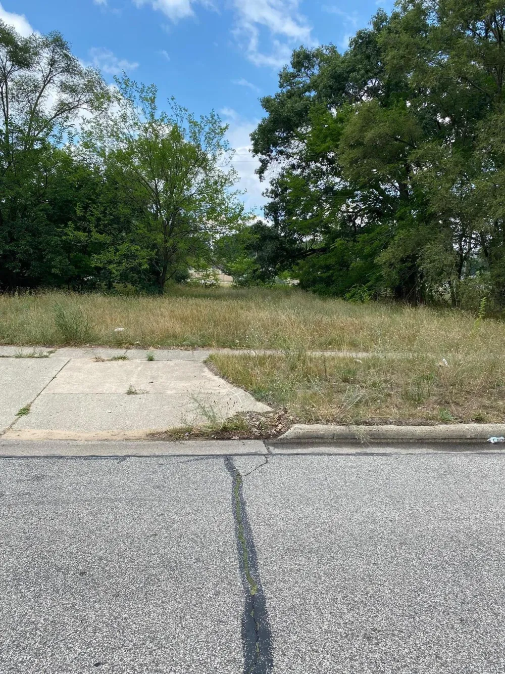 2163 Continental Street Muskegon, MI 49444
