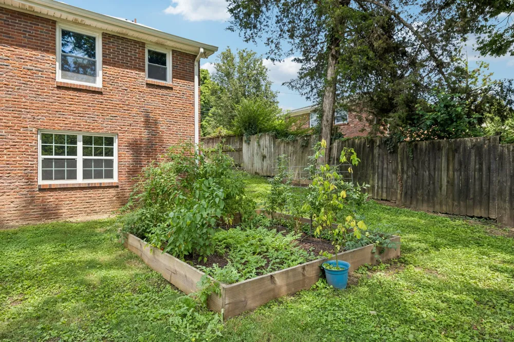 318 Jacksonian Dr Hermitage, TN 37076