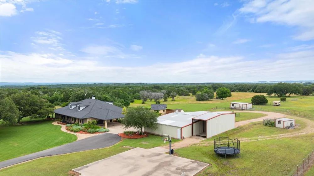 2560 Shady Oaks Circle Glen Rose, TX 76043