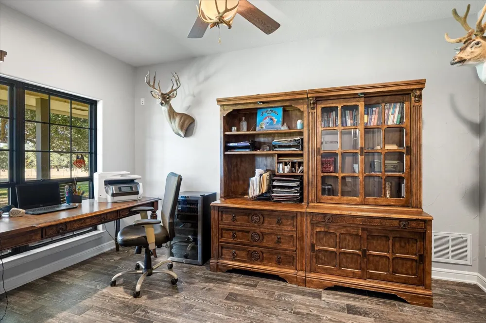 2560 Shady Oaks Circle Glen Rose, TX 76043