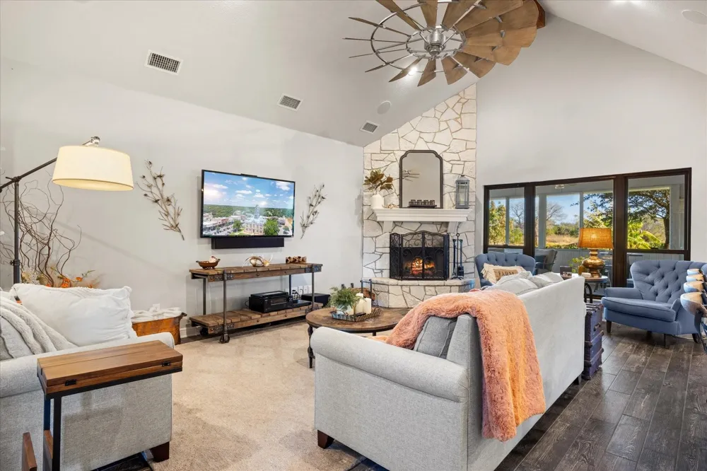 2560 Shady Oaks Circle Glen Rose, TX 76043