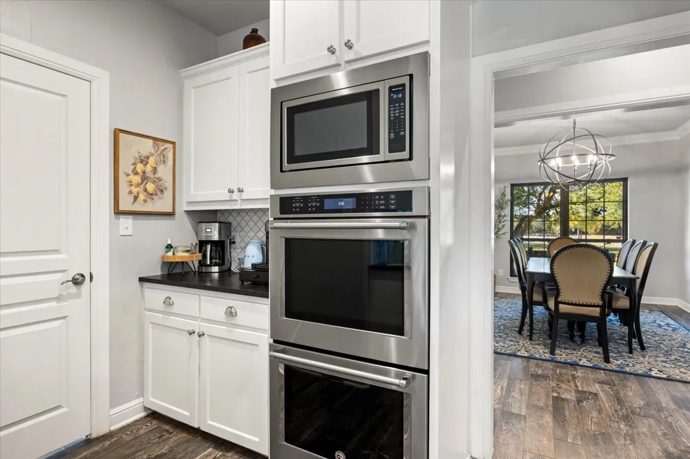 2560 Shady Oaks Circle Glen Rose, TX 76043