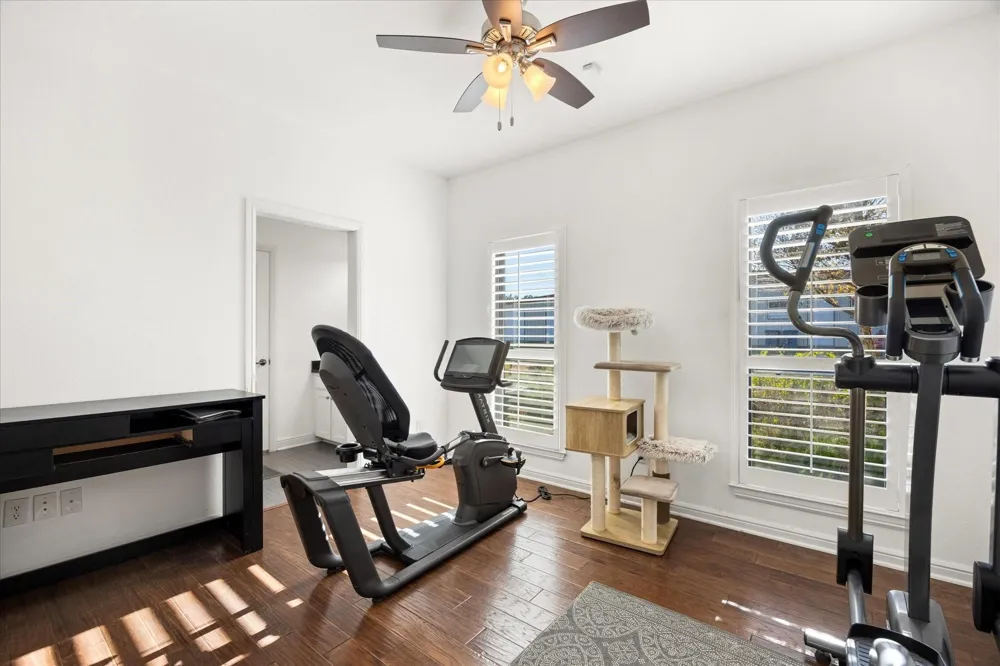 2560 Shady Oaks Circle Glen Rose, TX 76043