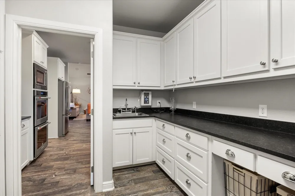 2560 Shady Oaks Circle Glen Rose, TX 76043