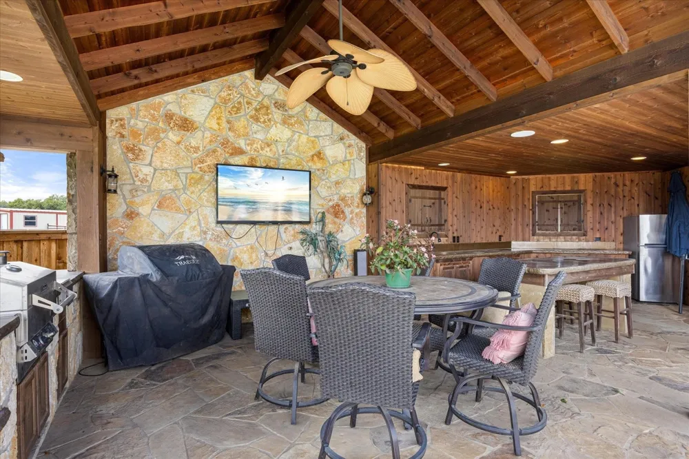 2560 Shady Oaks Circle Glen Rose, TX 76043
