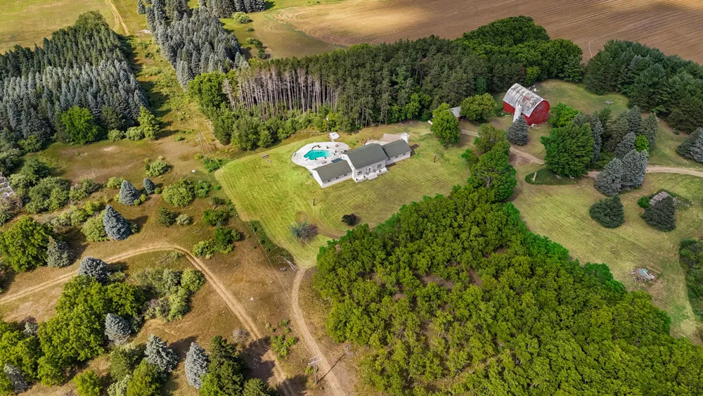 4500 W Howard City-Edmore Six Lakes, MI 48886