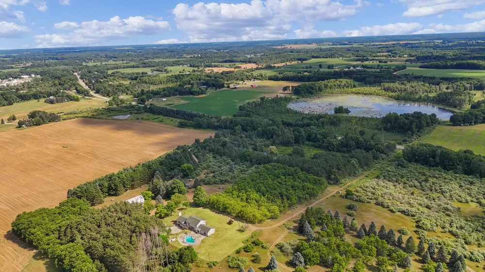 4500 W Howard City-Edmore Six Lakes, MI 48886