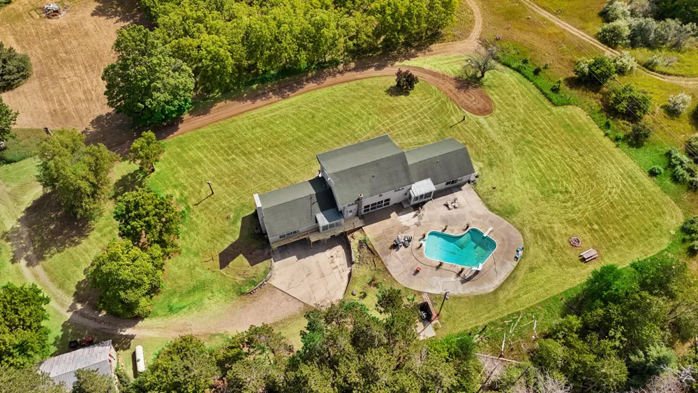 4500 W Howard City-Edmore Six Lakes, MI 48886