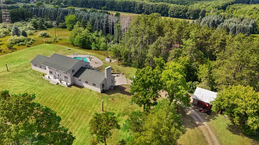 4500 W Howard City-Edmore Six Lakes, MI 48886
