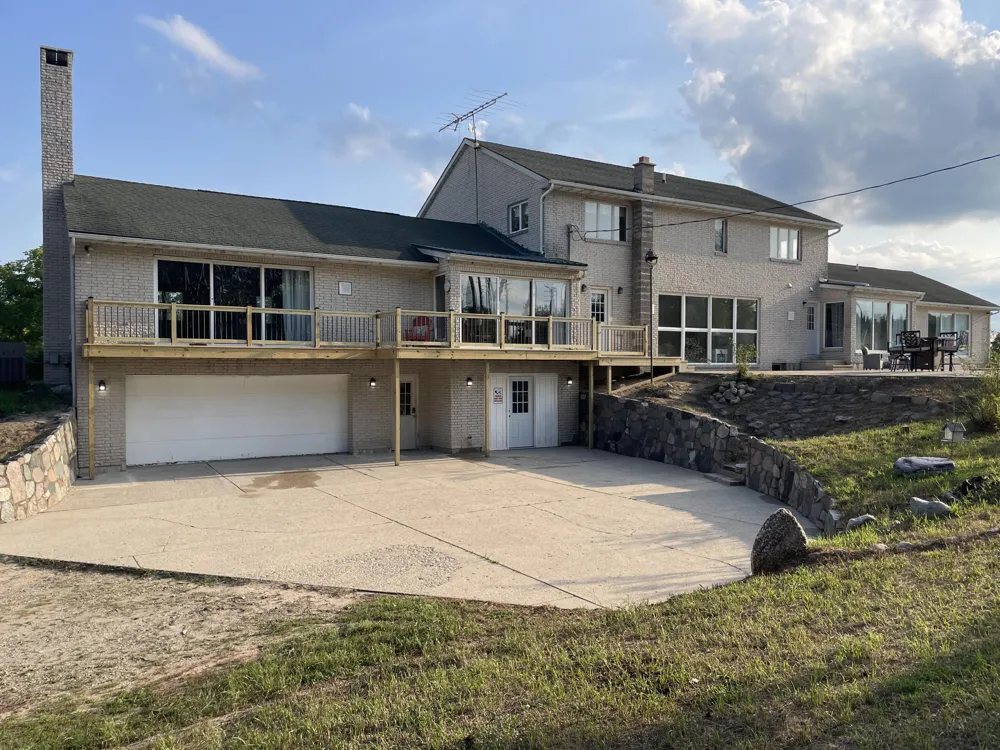 4500 W Howard City-Edmore Six Lakes, MI 48886