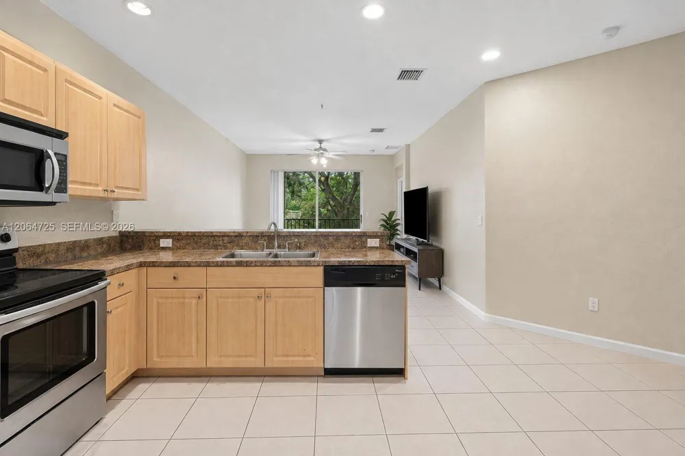 1993 Marsh Harbor Dr Riviera Beach, FL 33404