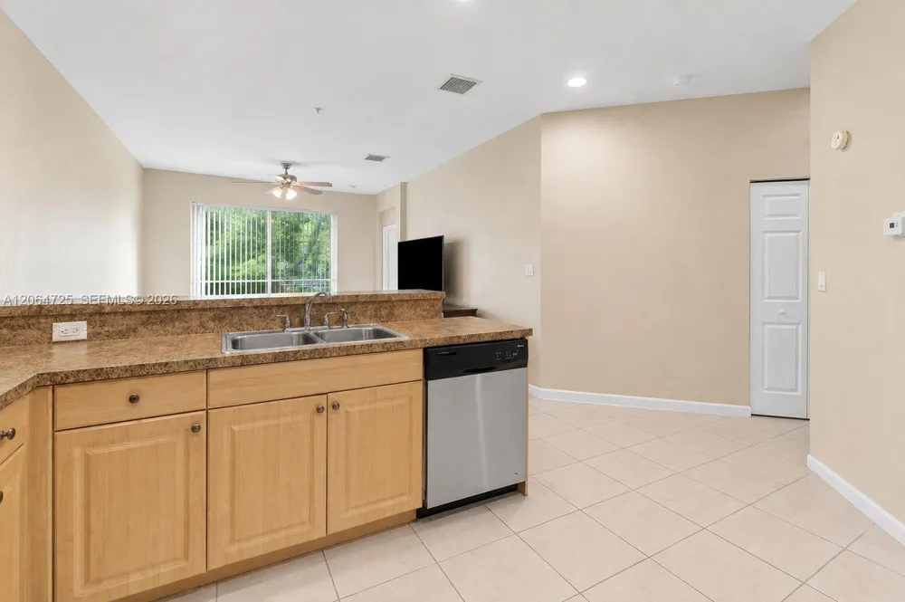 1993 Marsh Harbor Dr Riviera Beach, FL 33404