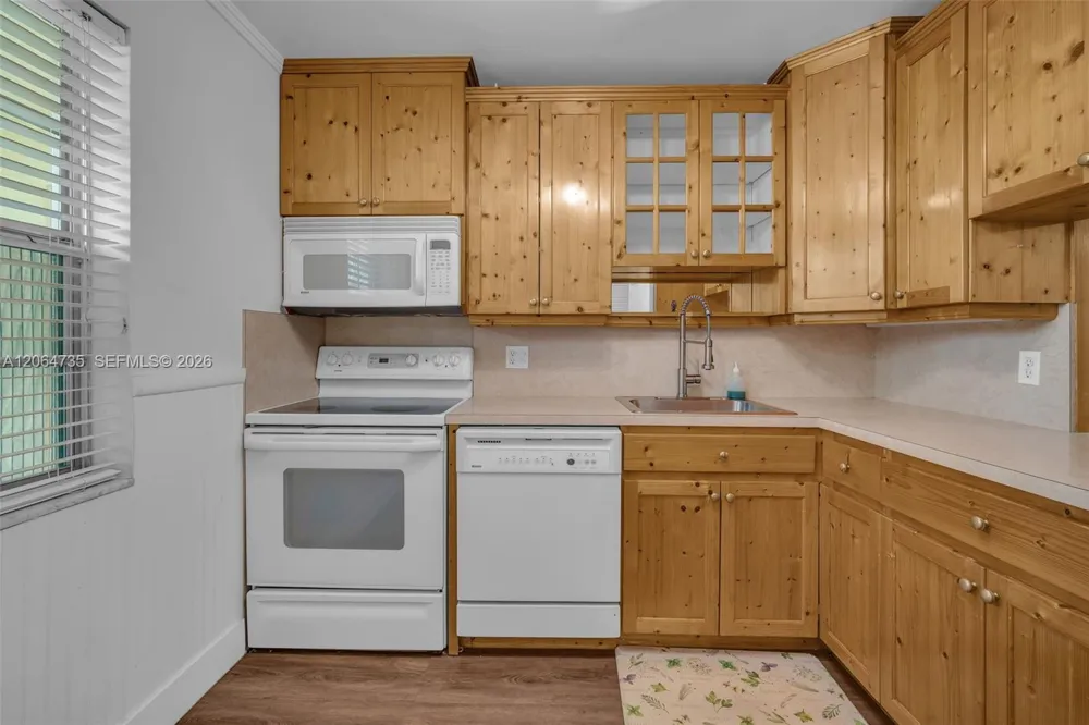 301 NW 76th Ave #102 Margate, FL 33063