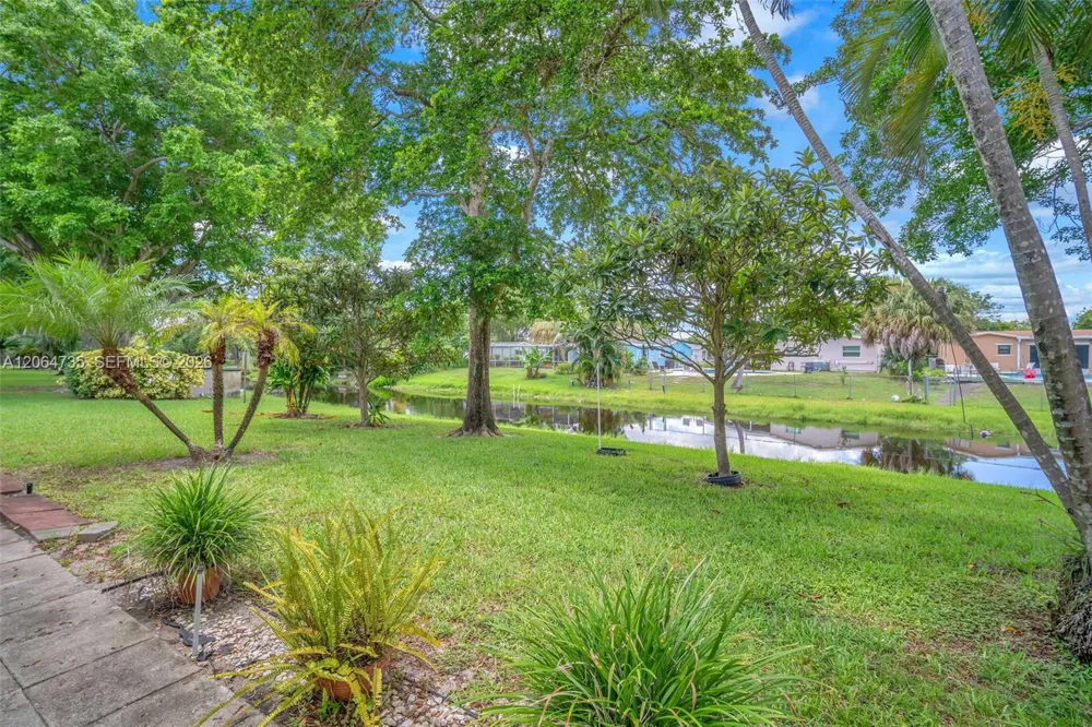 301 NW 76th Ave #102 Margate, FL 33063